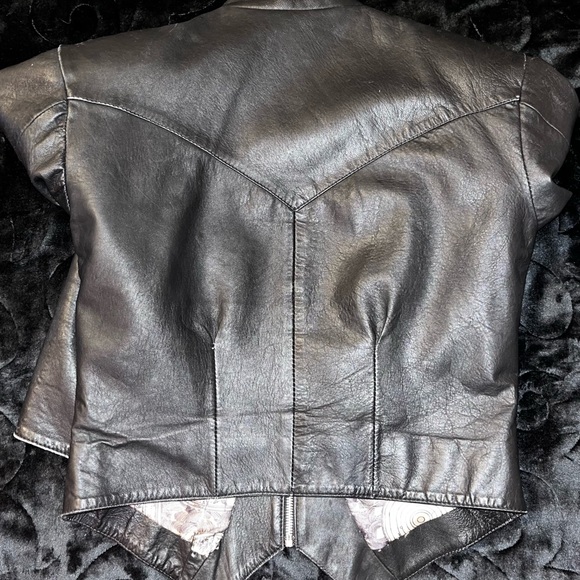 cropped leather jackettt, made in mexico. - Picture 4 of 11